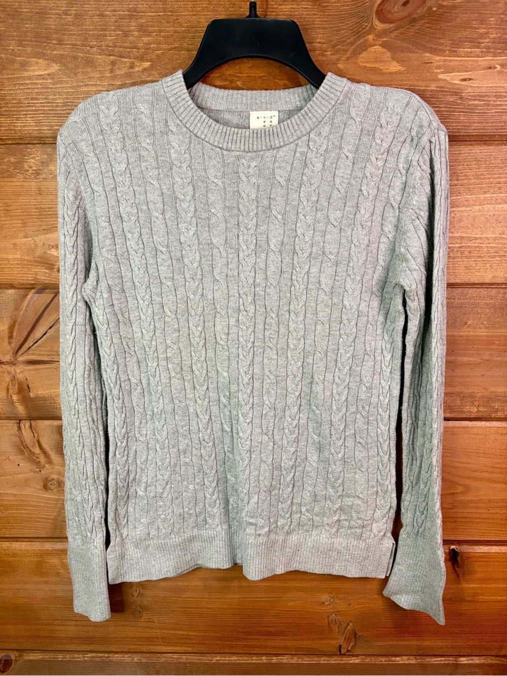 a new day Women’s Light Gray Cable Knit Crewneck Sweater Size Small 💕🩶